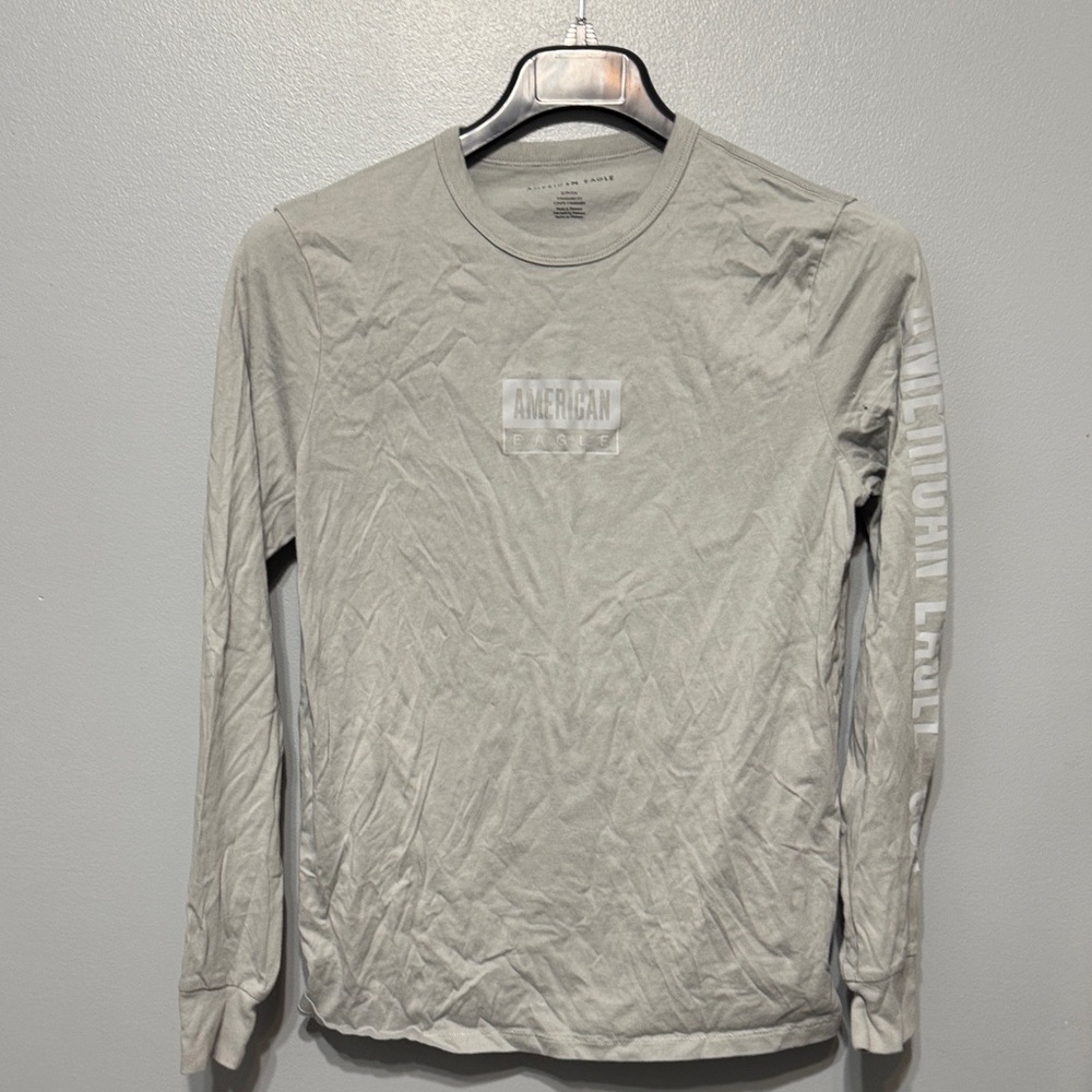American Eagle Outfitters Men's Gray Long Sleeve Tee